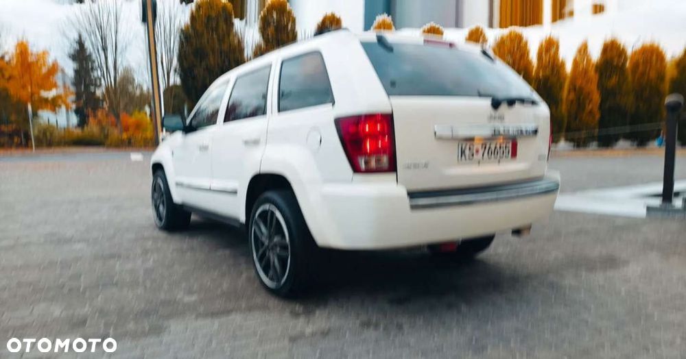 Jeep Grand Cherokee - 19