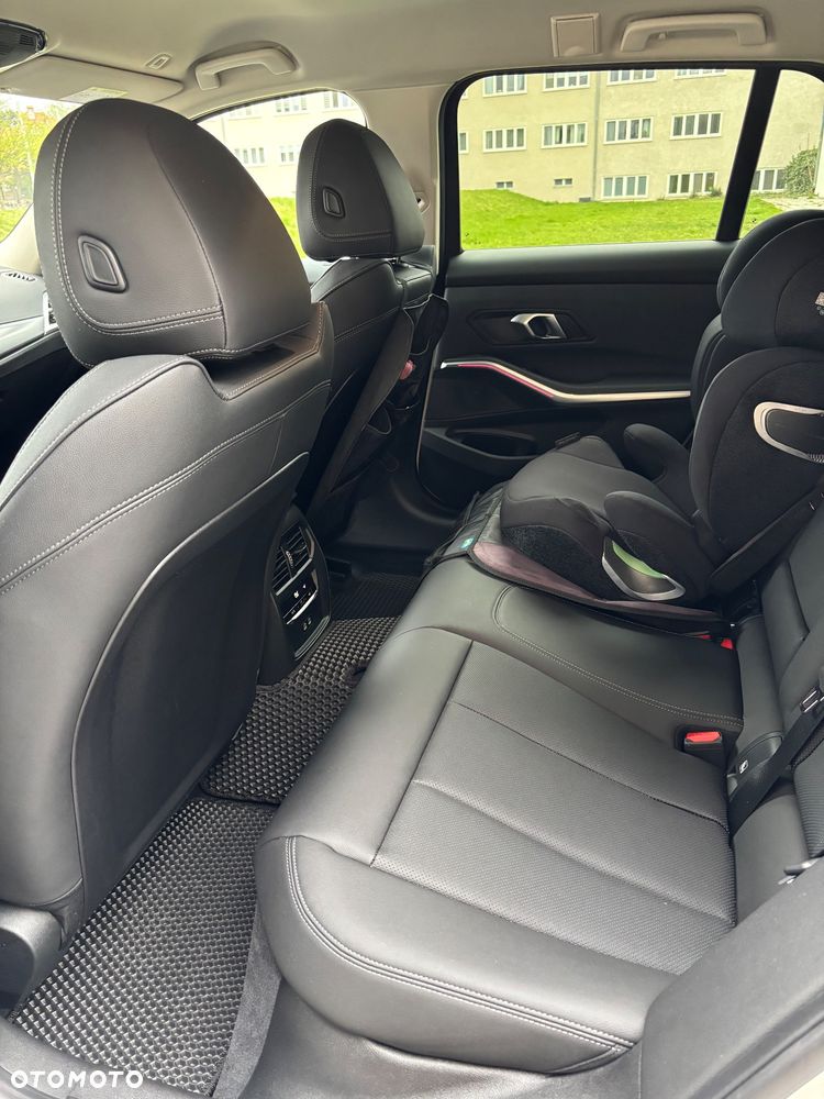 BMW Seria 3 318i - 10