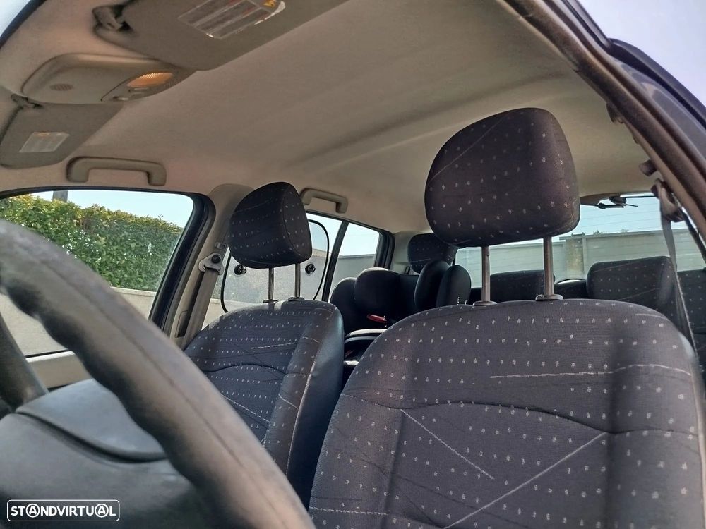 Renault Clio 1.2 16V Expression - 21