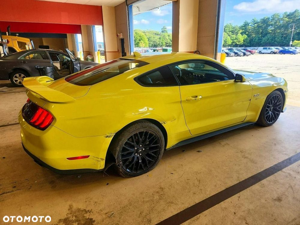 Ford Mustang 5.0 V8 GT - 4