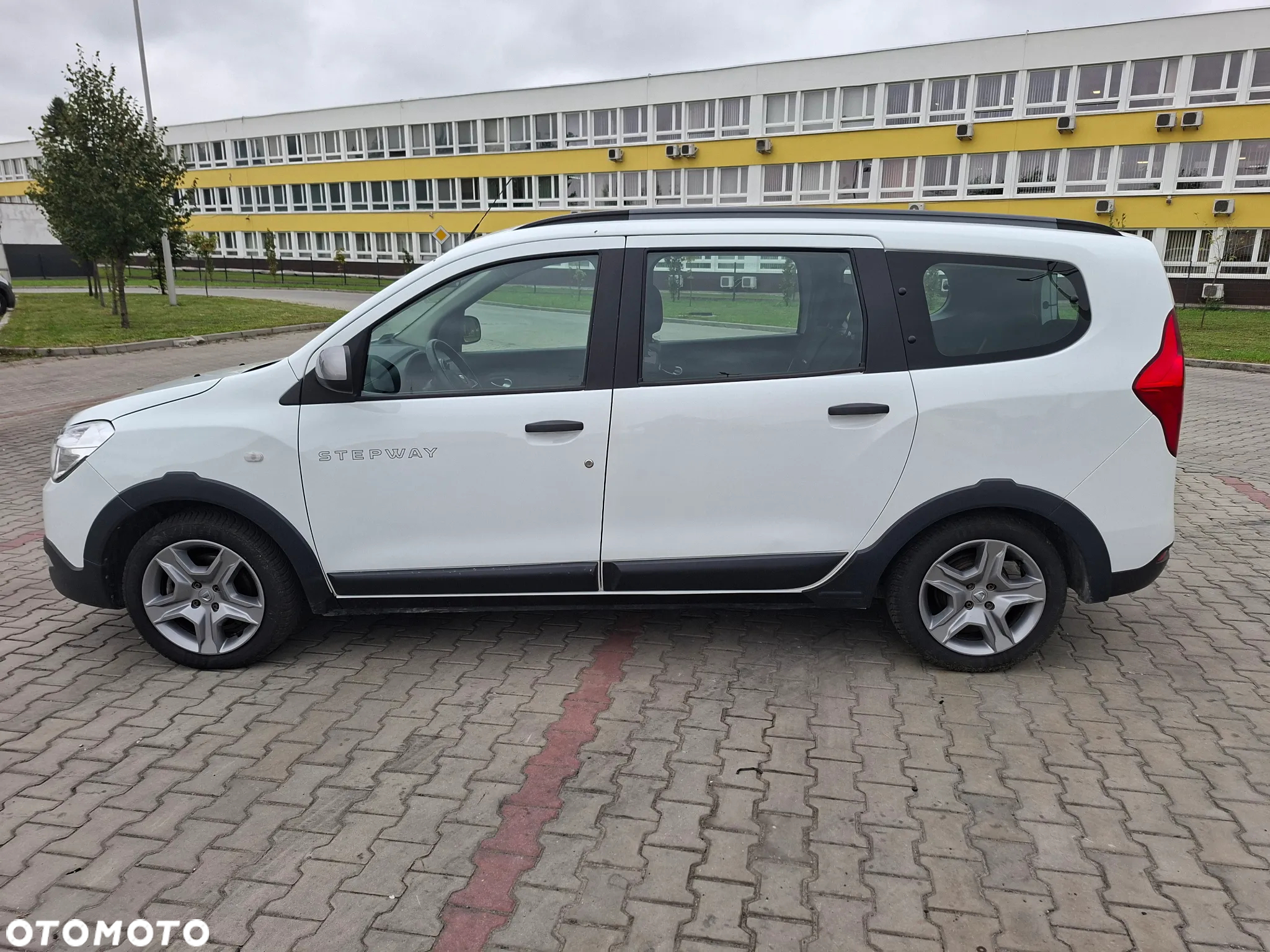 Dacia Lodgy 1.5 Blue dCi Stepway S&S - 3