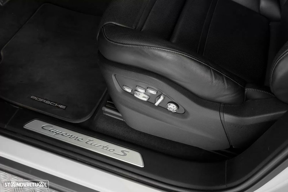 Porsche Cayenne Turbo S E-Hybrid - 20