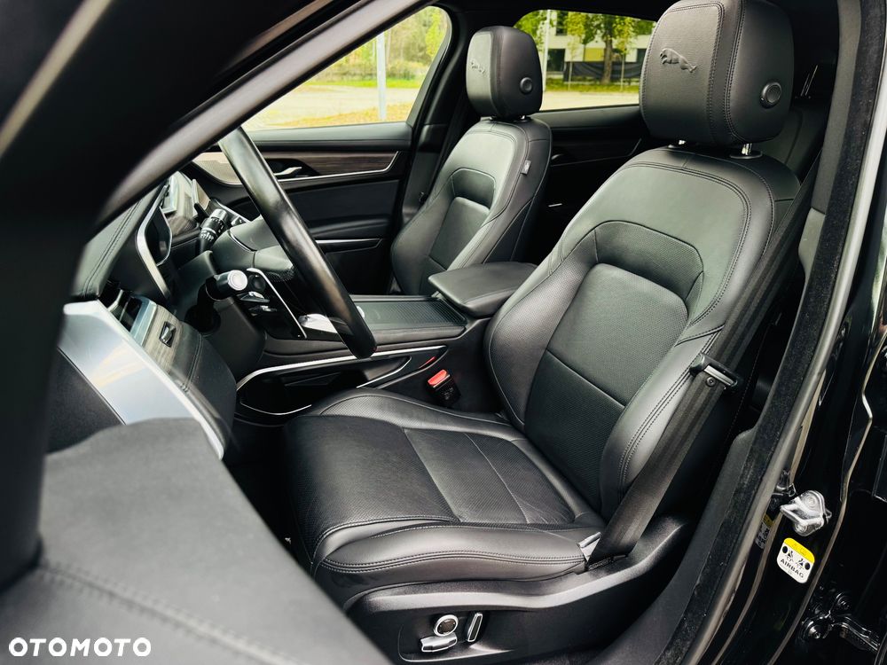 Jaguar F-Pace D200 AWD R-Dynamic HSE - 25