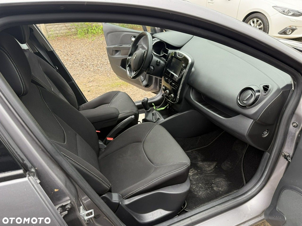 Renault Clio - 11