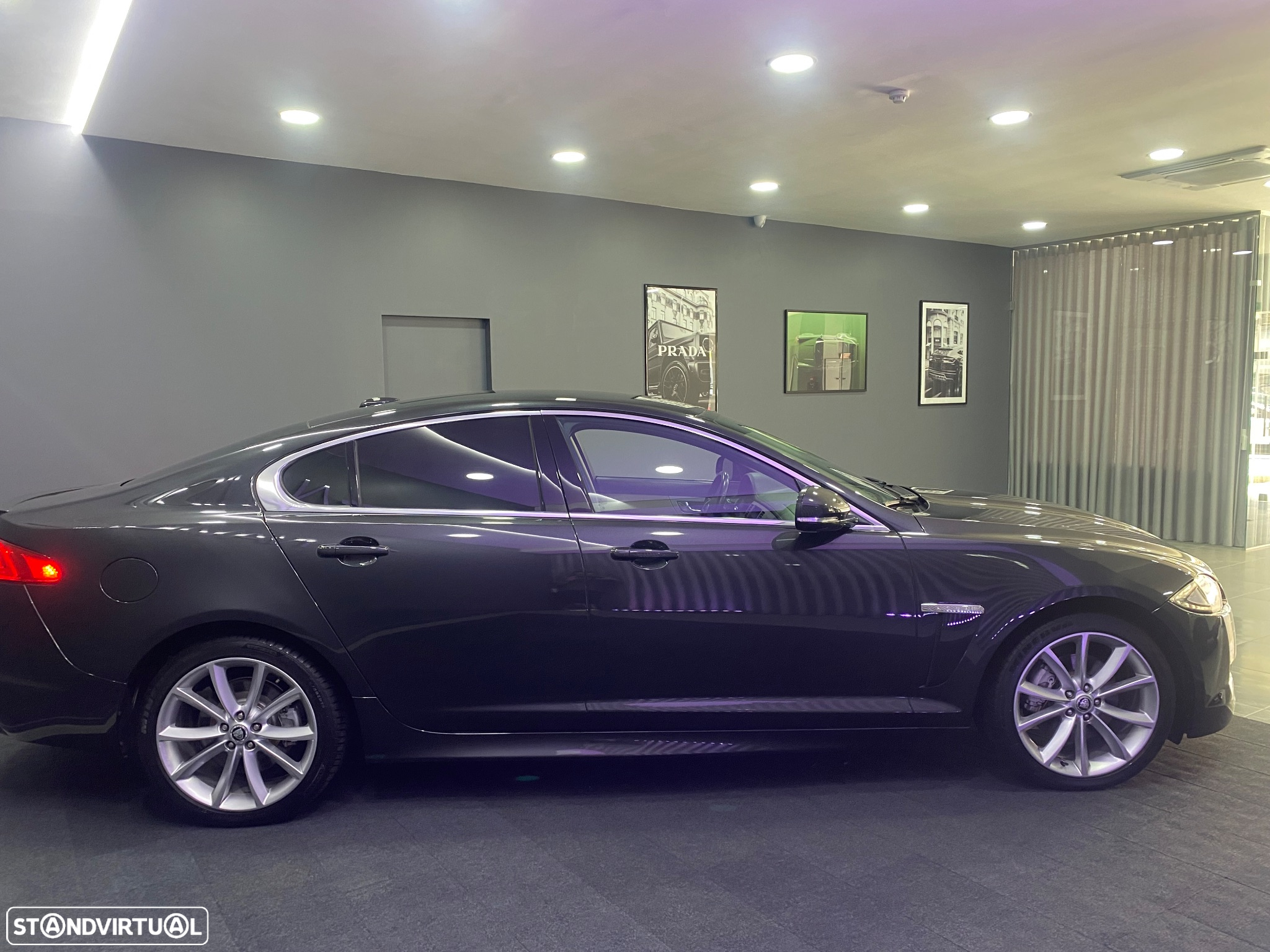 Jaguar XF 2.2 D R-Sport - 19
