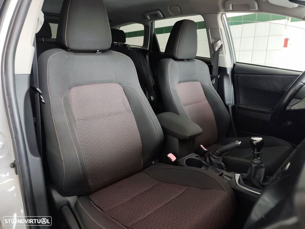 Toyota Auris Touring Sports - 11