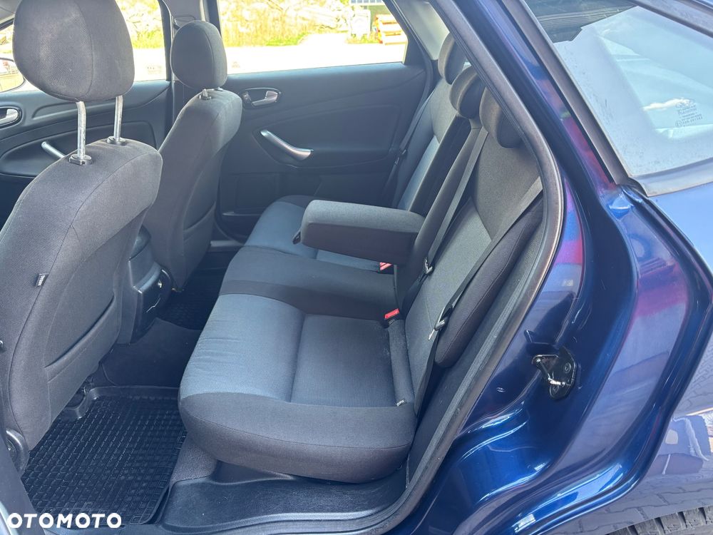 Ford Mondeo 2.0 TDCi Ambiente - 8