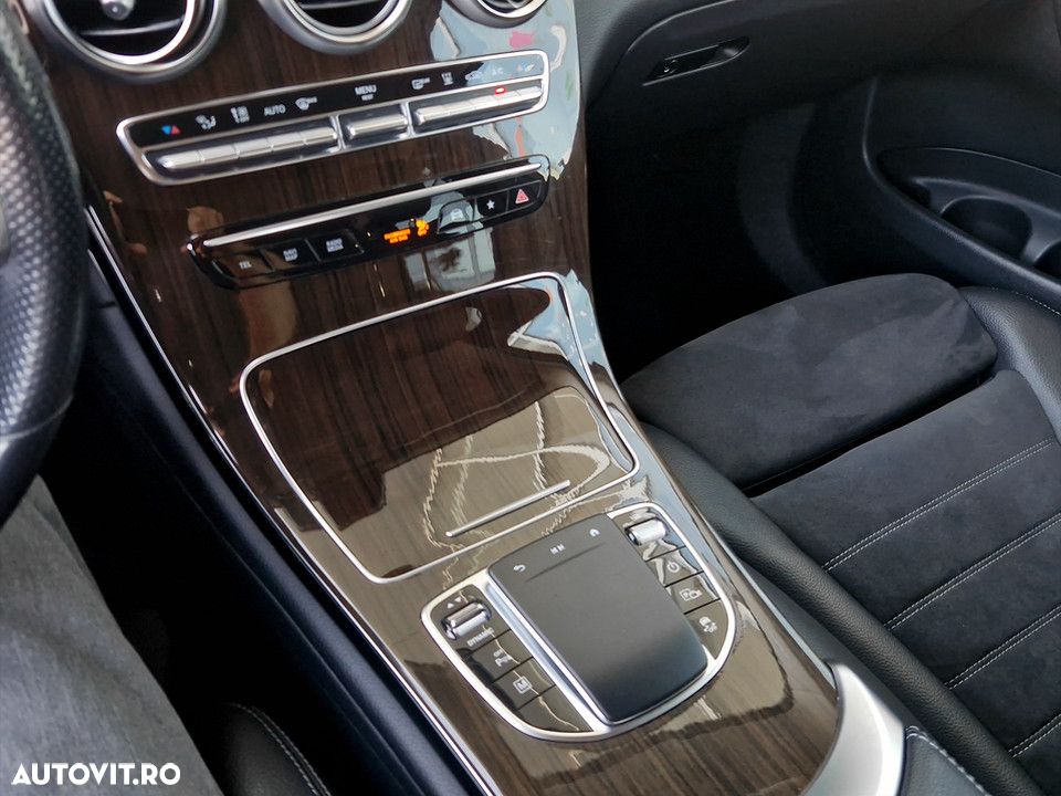 Mercedes-Benz GLC 300 4MATIC - 18
