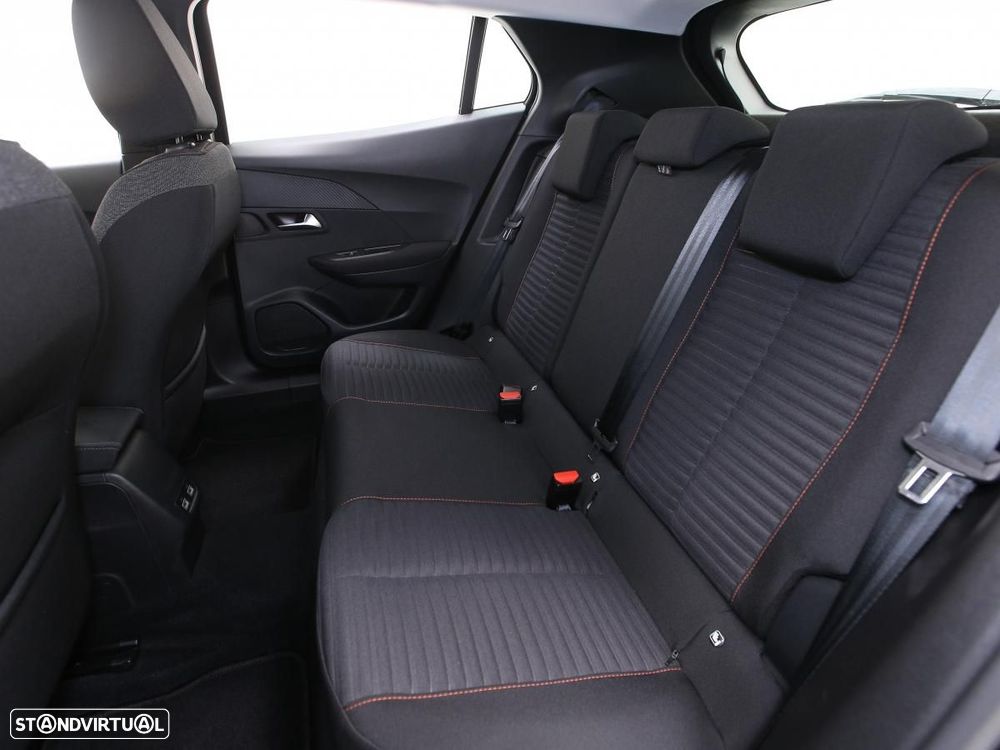 Peugeot e-2008 50 kWh Active - 11