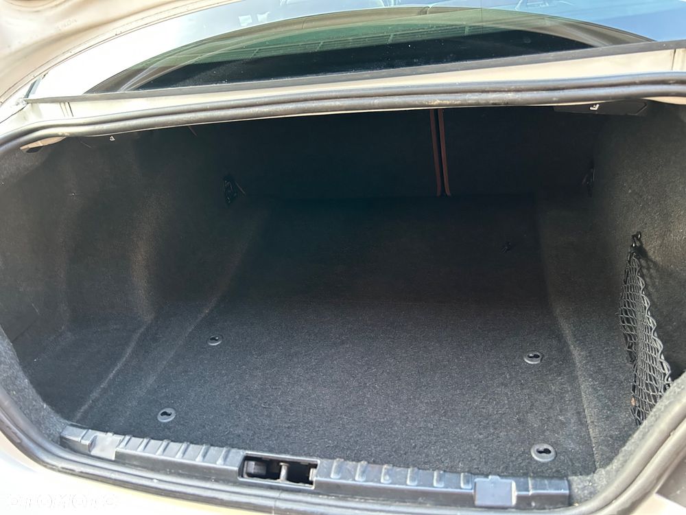 BMW Seria 1 118d - 23