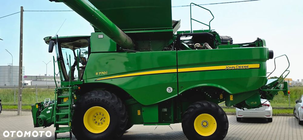 John Deere S770 - 22