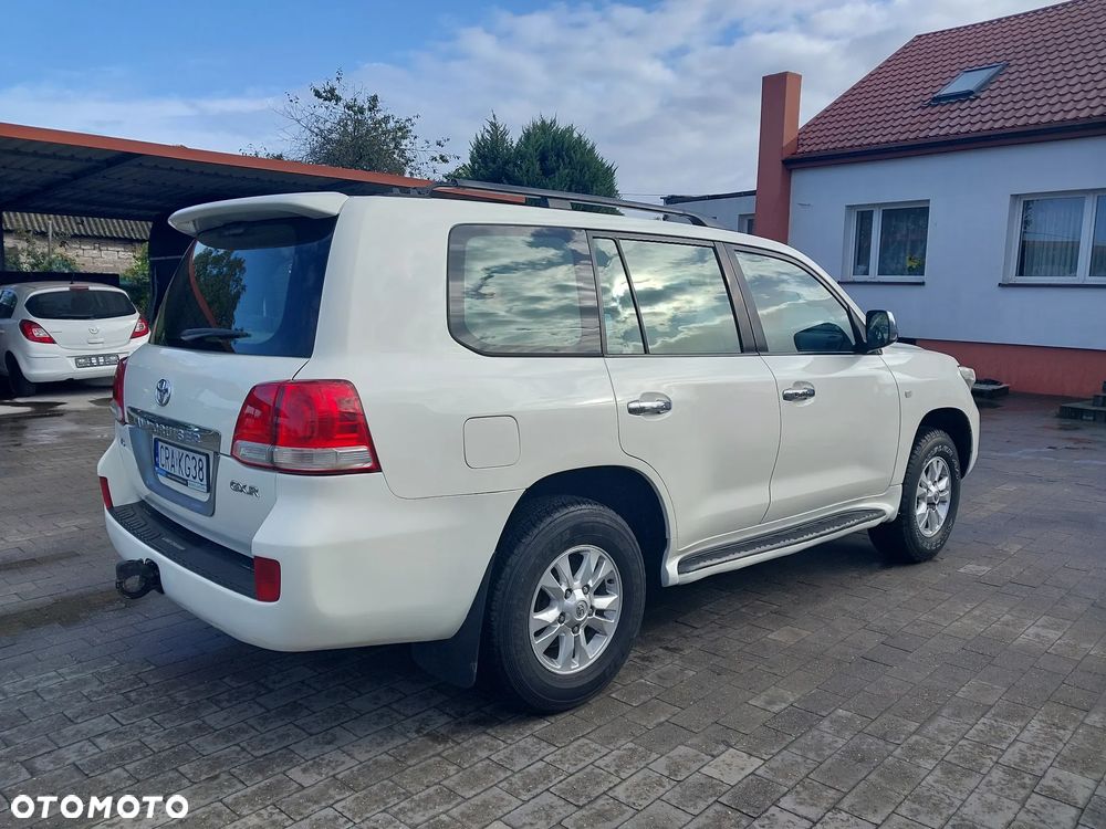 Toyota Land Cruiser - 4