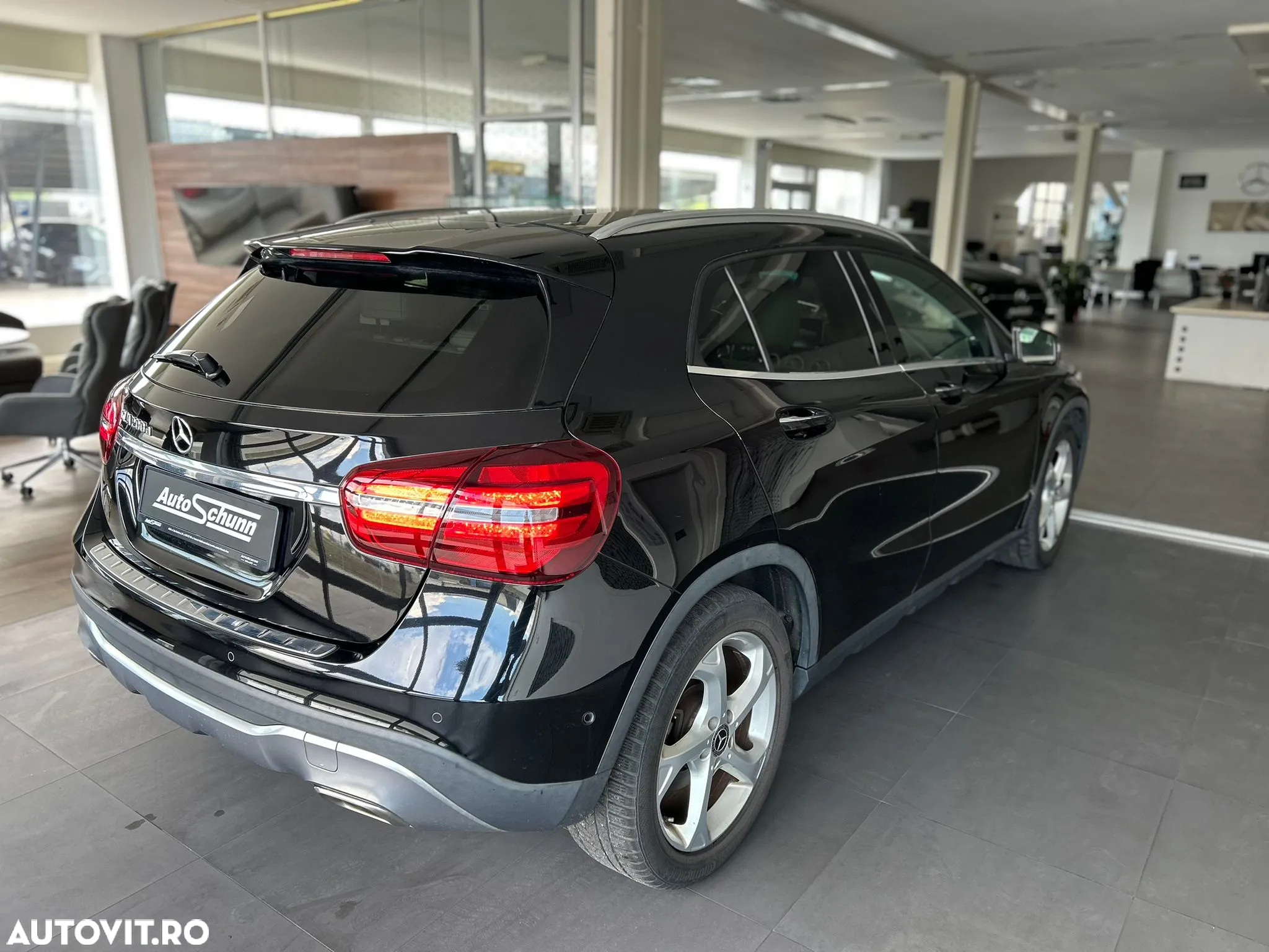 Mercedes-Benz GLA 200 d 7G-DCT Urban - 6