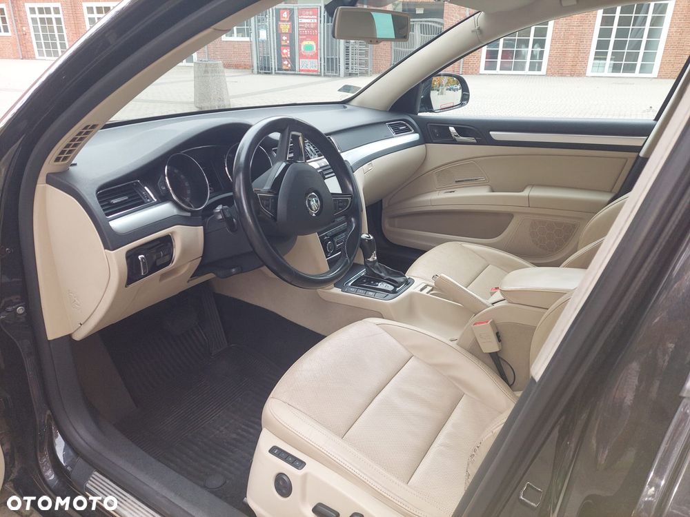 Skoda Superb 2013 photo 5