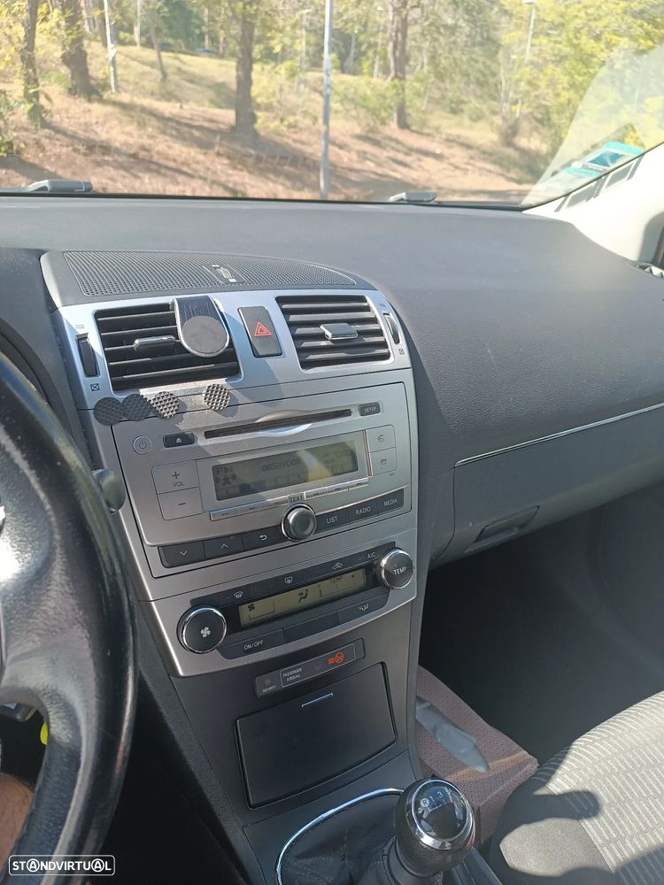 Toyota Avensis SW 2.0 D-4D Comfort - 9