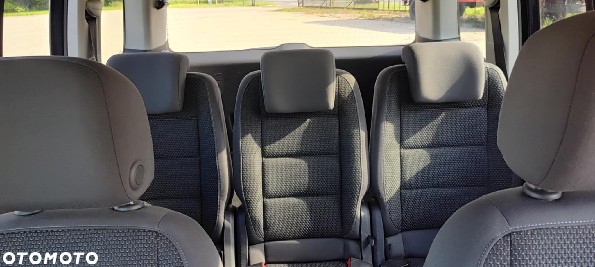 Volkswagen Touran 2.0 TDI DPF BlueMotion Technology Comfortline - 12