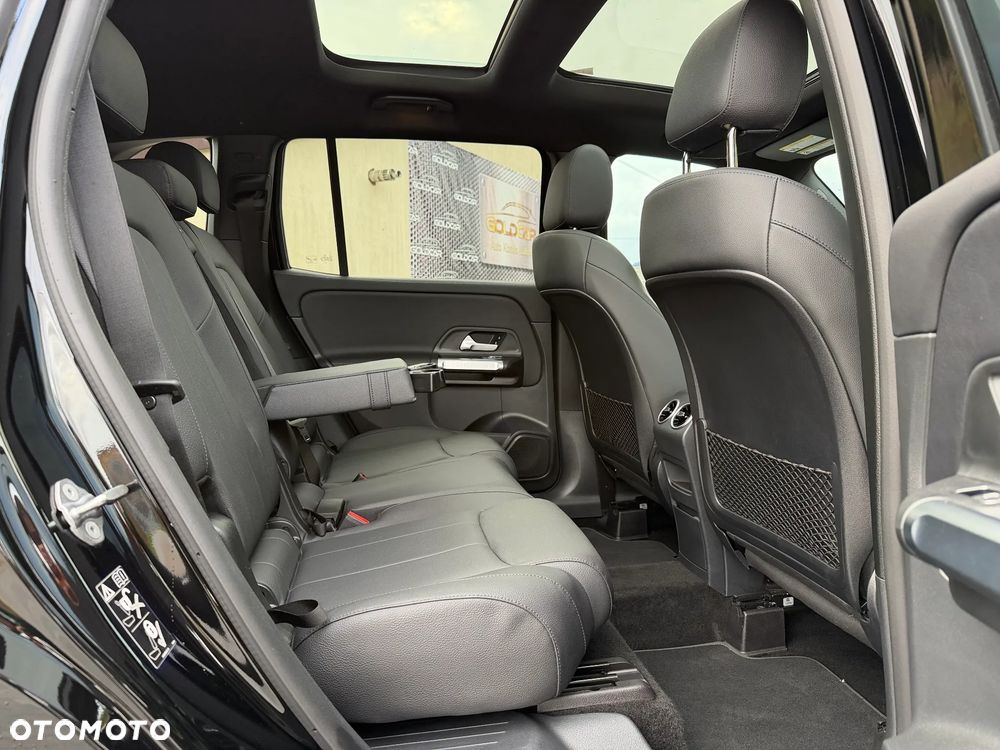 Mercedes-Benz GLB 250 4Matic 8G-DCT - 17