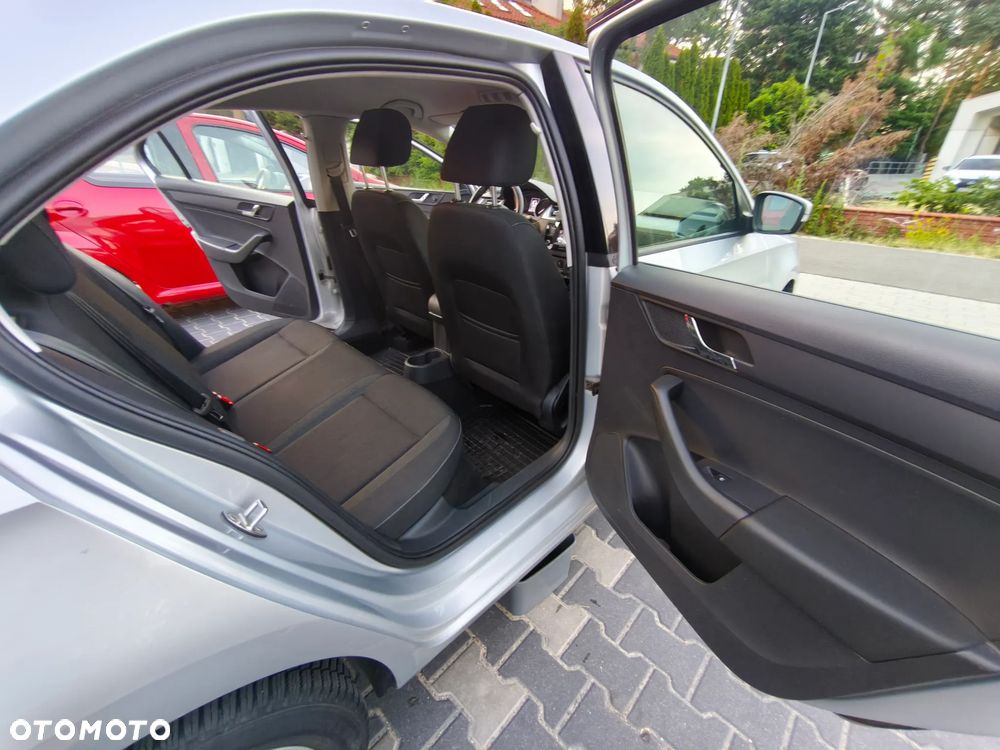 Skoda RAPID 1.6 TDI Ambition - 9