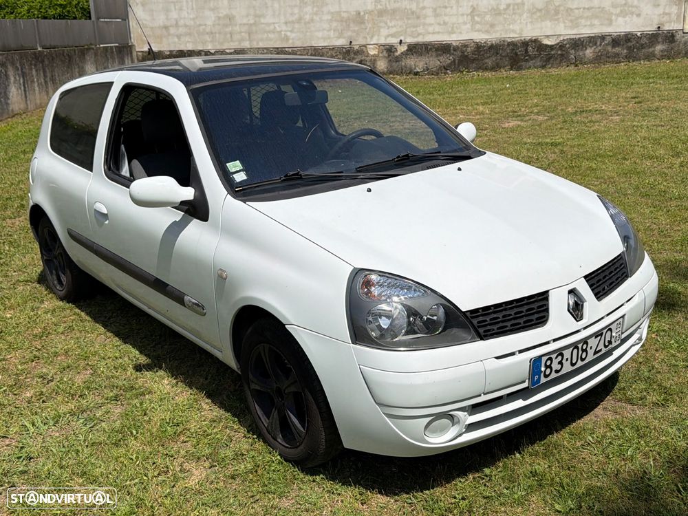 Renault Clio - 50