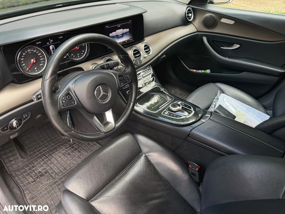 Mercedes-Benz E - 12