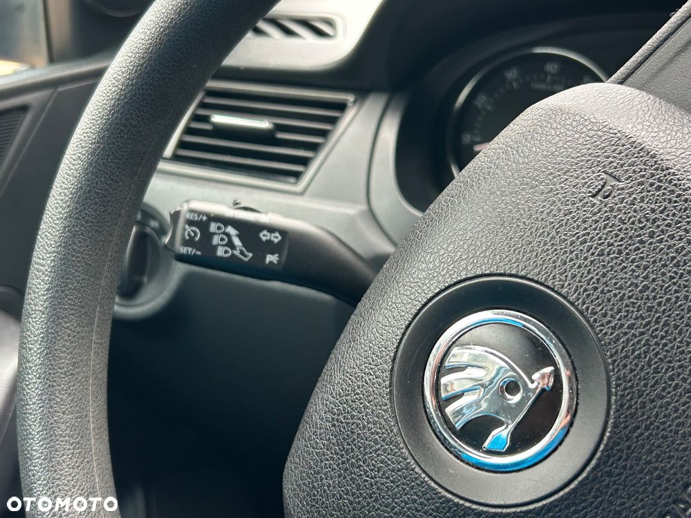 Skoda RAPID 1.2 TSI Ambition - 11