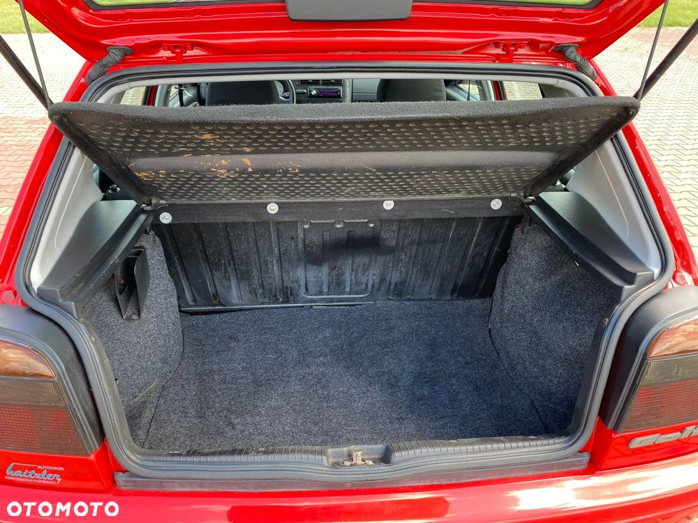 Volkswagen Golf - 27