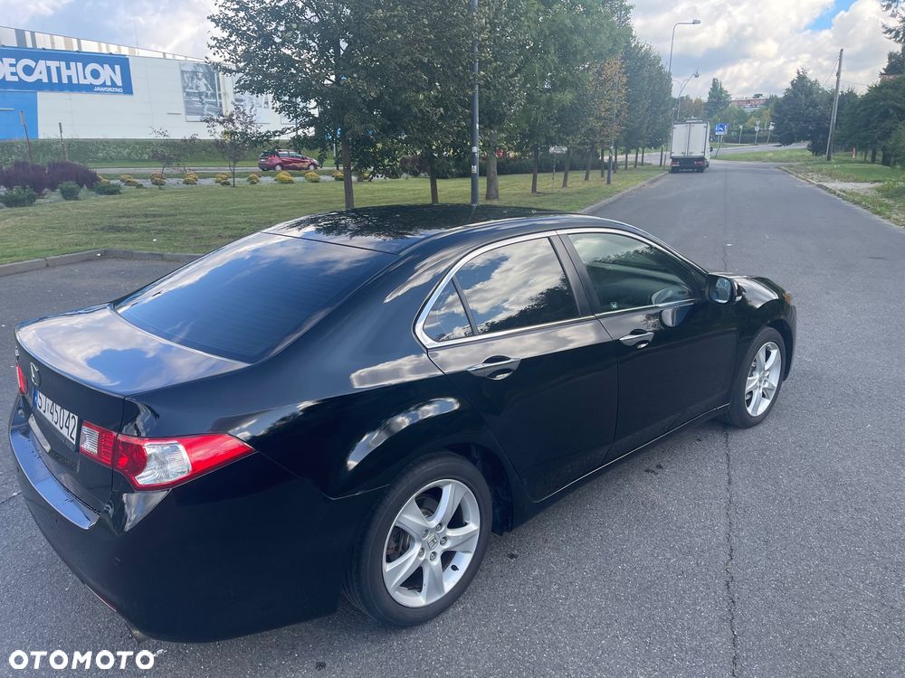 Honda Accord 2.0 Executive Nav - 9