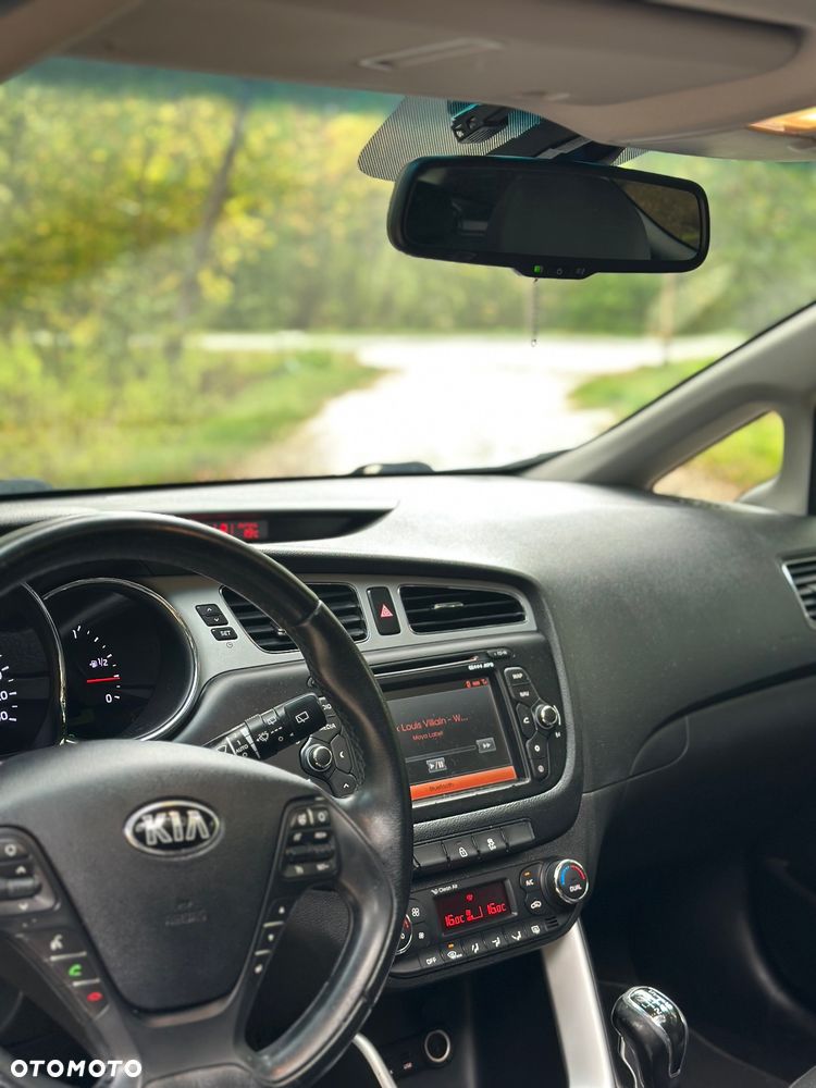 Kia Ceed - 10
