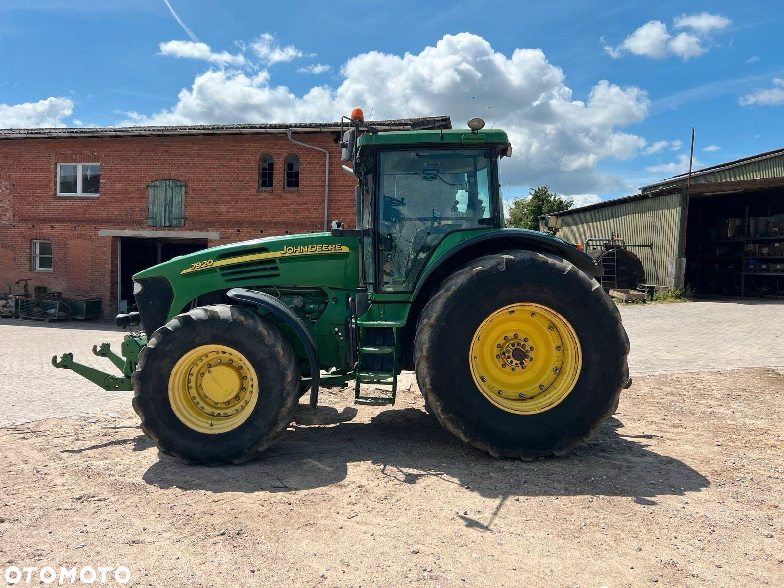 John Deere 7920 - 4