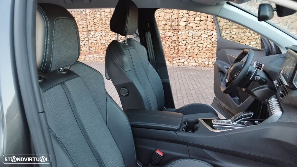 Peugeot 5008 1.2 PureTech Allure Pack EAT8 - 20