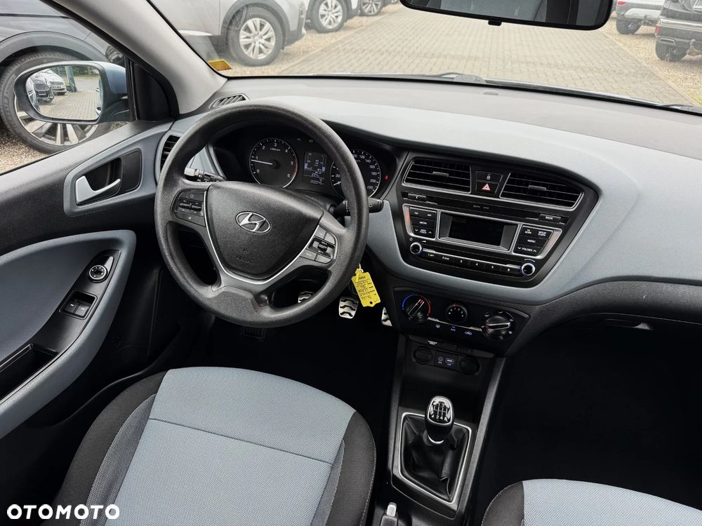 Hyundai i20 1.4 CRDi Comfort EU5 - 11