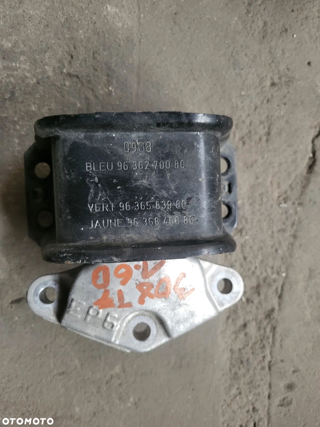 Łapa poduszka silnika 1.6 B Peugeot Citroen - 1