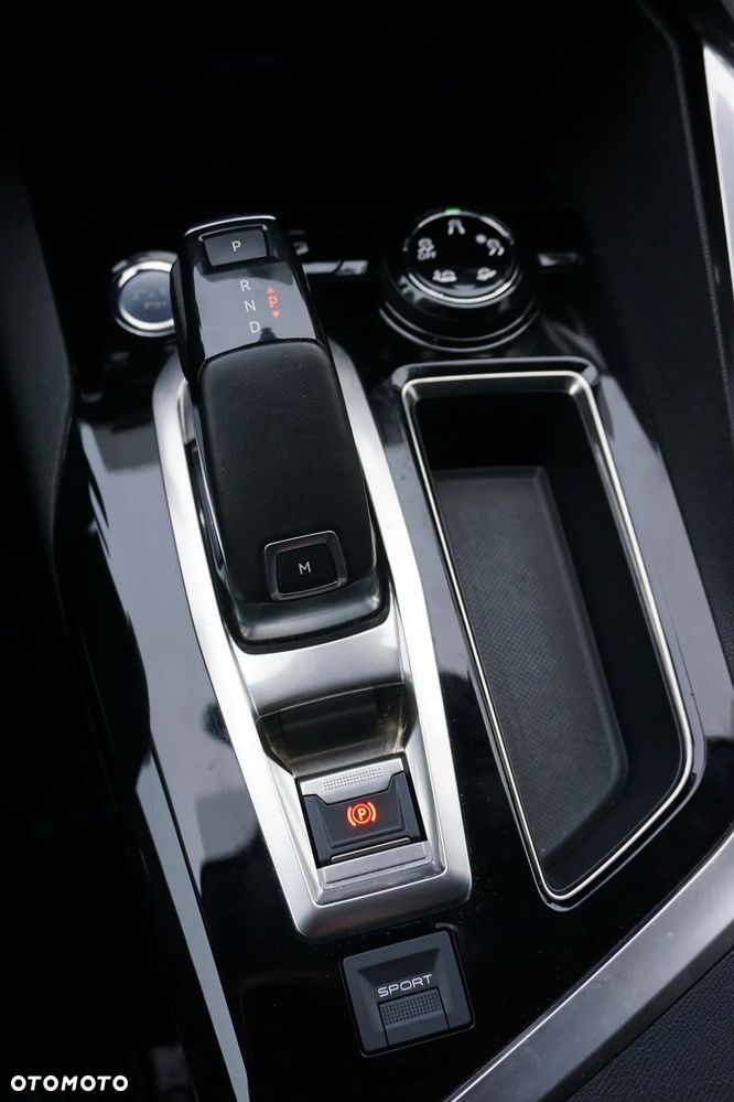 Peugeot 3008 1.6 THP Allure S&S EAT6 - 32