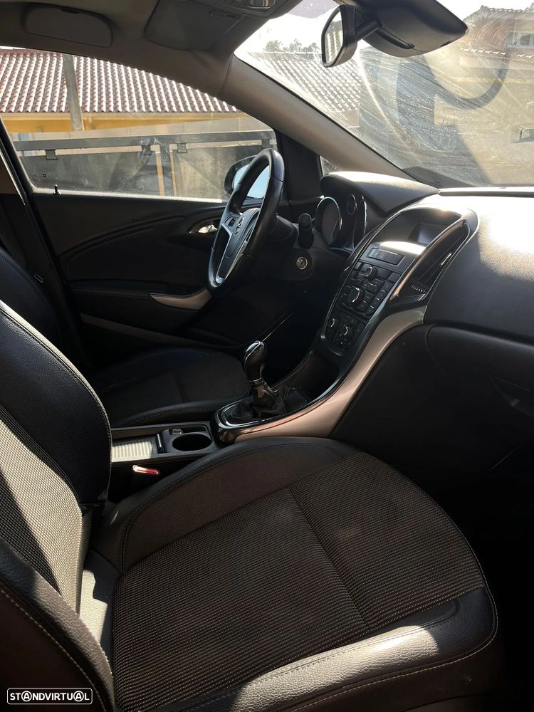 Opel Astra Sports Tourer - 11