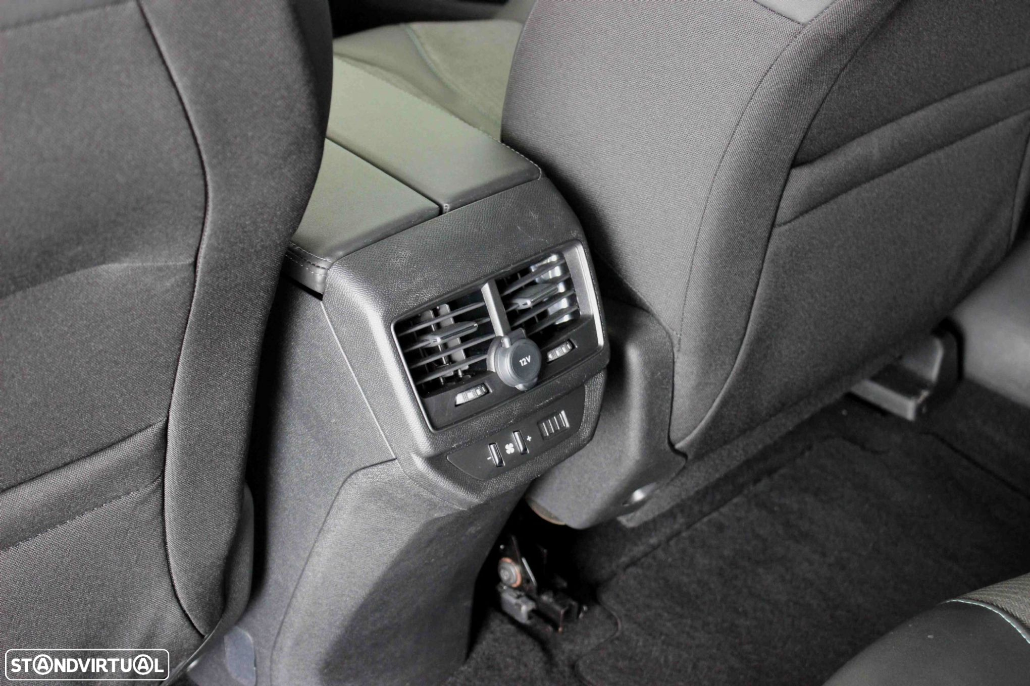 Peugeot 5008 1.2 PureTech Allure EAT8 - 21