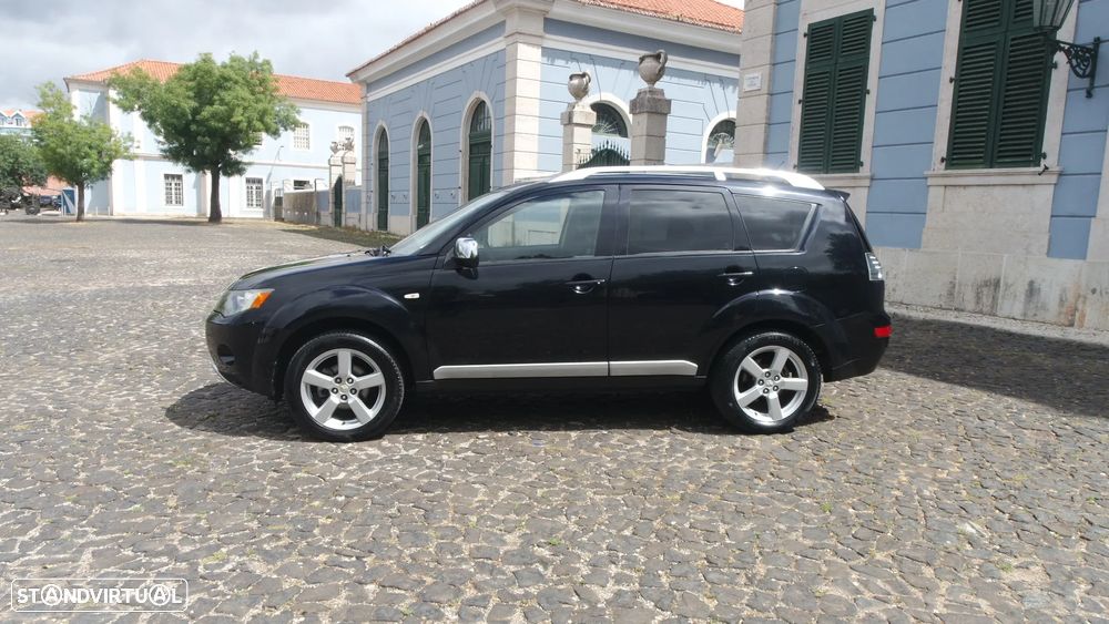 Mitsubishi Outlander 2.0 DI-D Intense 4WD - 2
