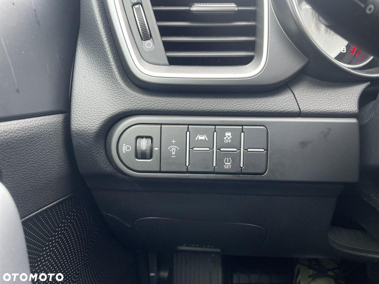 Kia Ceed - 25