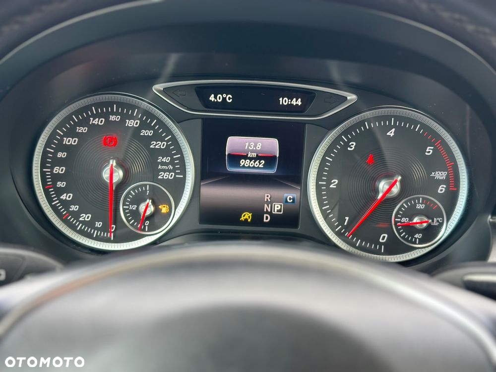 Mercedes-Benz GLA 220 d 4-Matic Style - 33