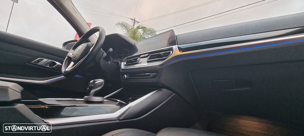 BMW 318 d Touring Line Sport Auto - 19