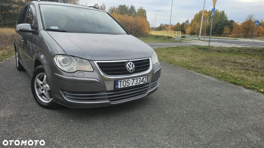Volkswagen Touran - 4