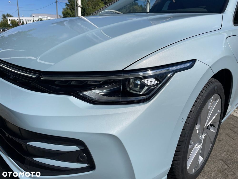 Volkswagen Golf - 28