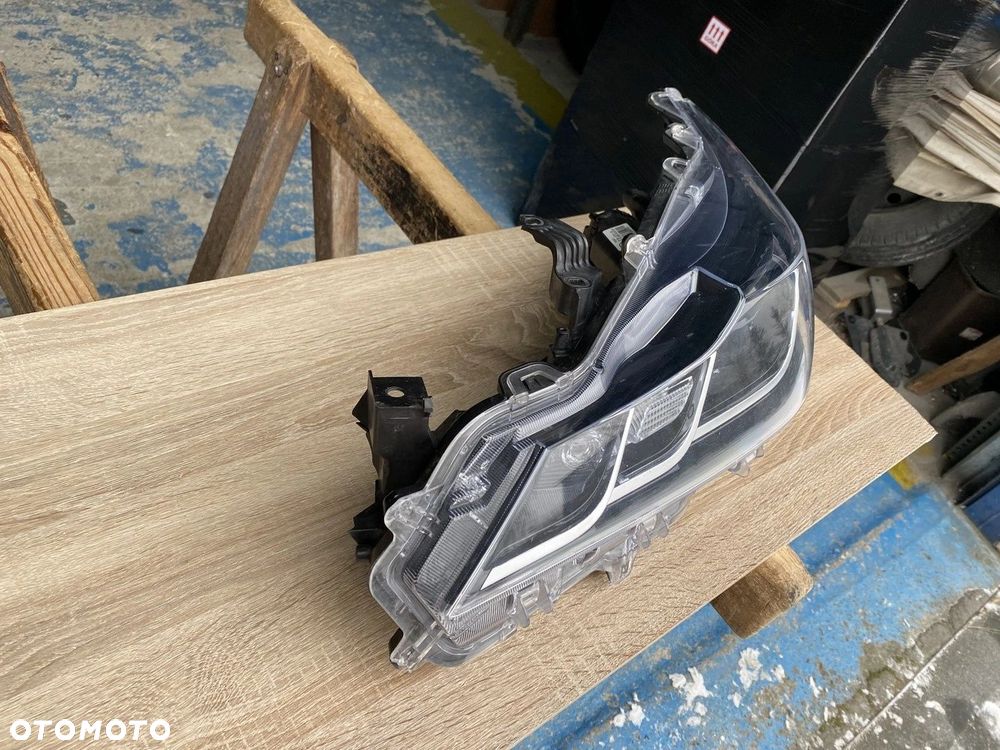 LAMPA PRZEDNIA LEWA TOYOTA COROLLA E21 SEDAN SOCZEWKA 81150-02T31-00 - 3