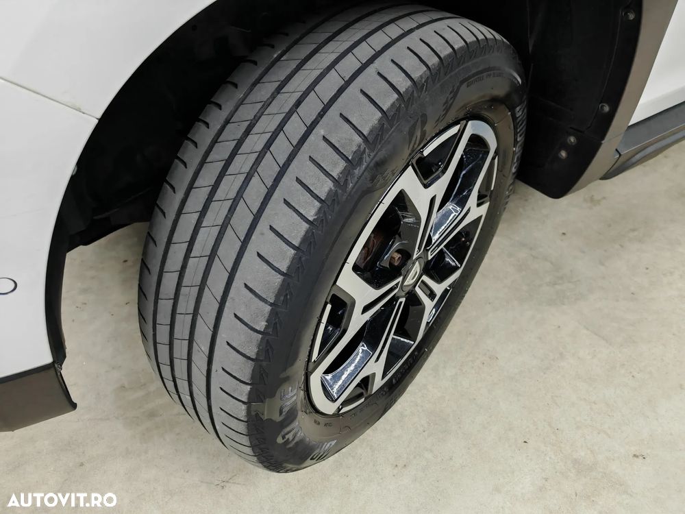 Dacia Duster TCe 150 GPF Prestige - 38