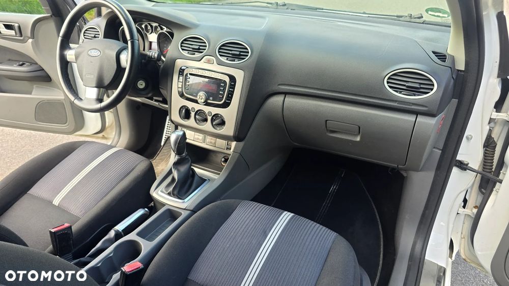 Ford Focus 1.6 16V Viva II - 27