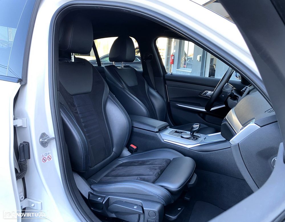 BMW 318 d Pack Desportivo M Auto - 10