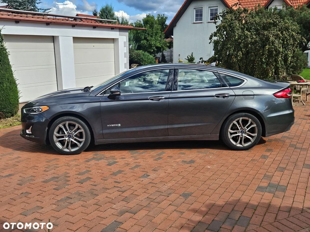 Ford Fusion - 1