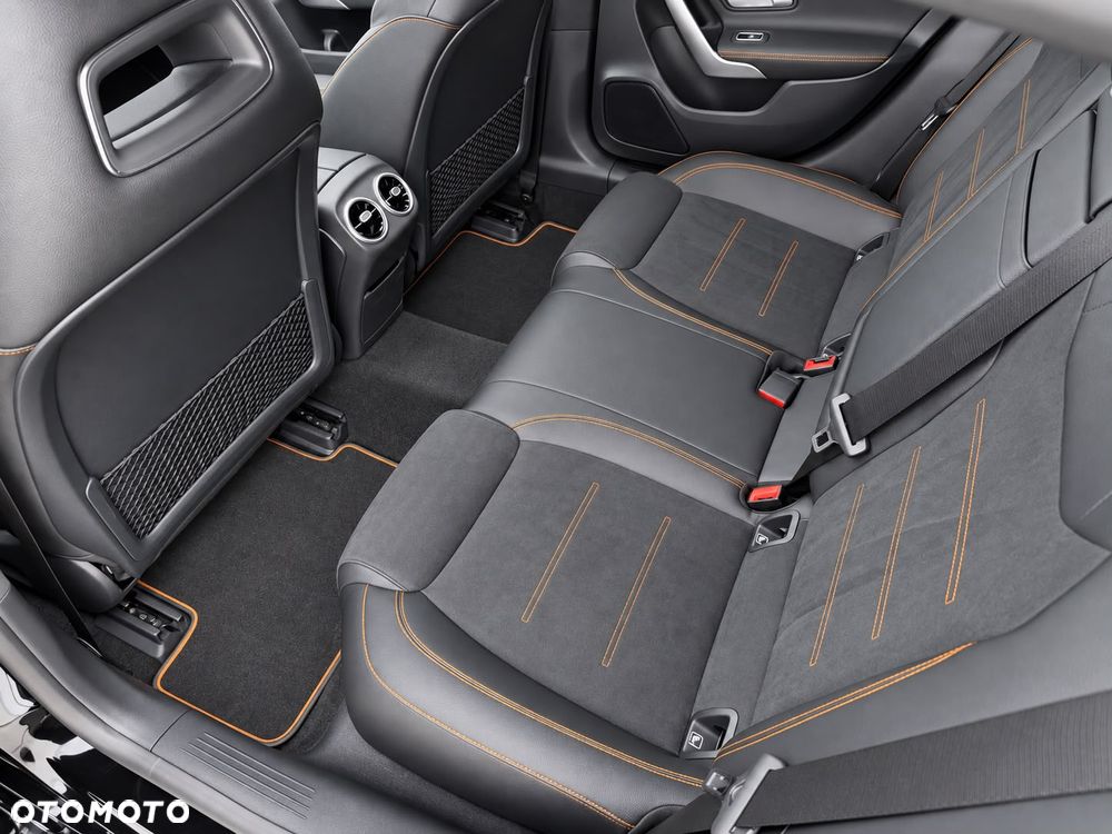 Mercedes-Benz CLA 250 4Matic 8G-DCT Edition AMG Line - 16
