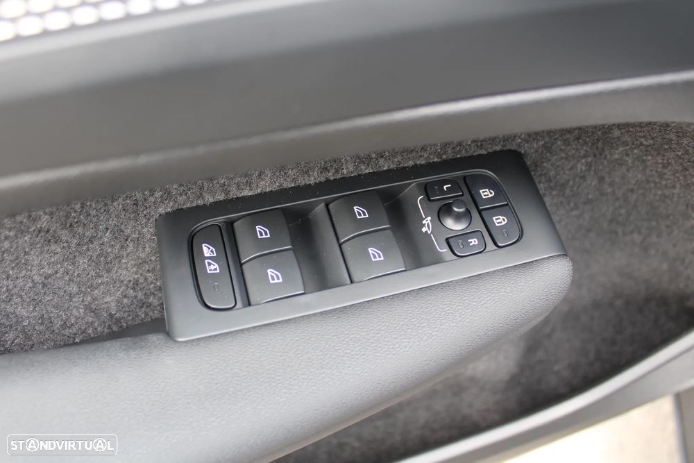 Volvo XC 40 1.5 T2 Plus Dark Auto - 48