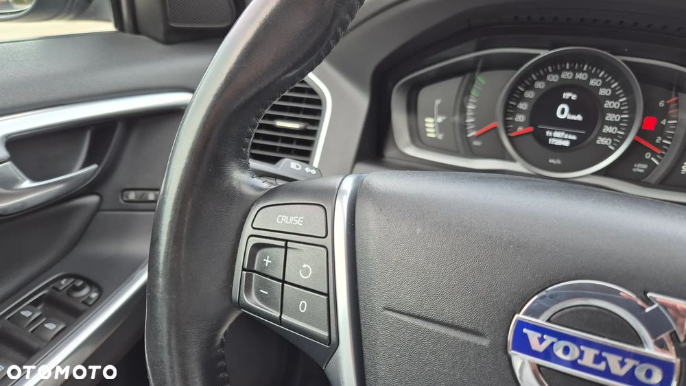 Volvo XC 60 D4 Geartronic Momentum - 14