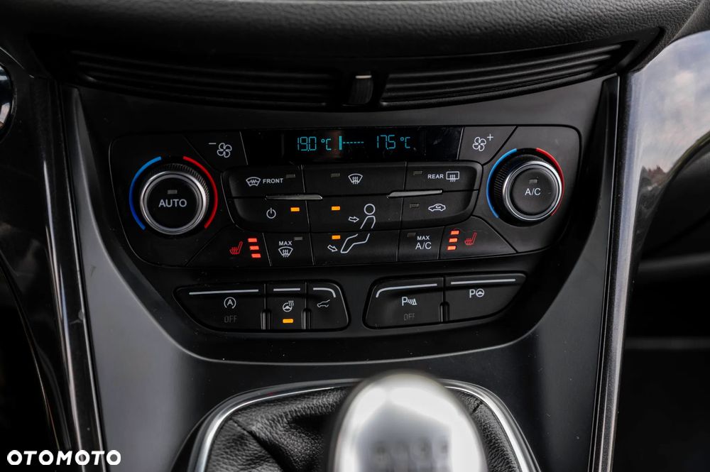 Ford Kuga 1.5 EcoBoost 2x4 ST-Line - 28